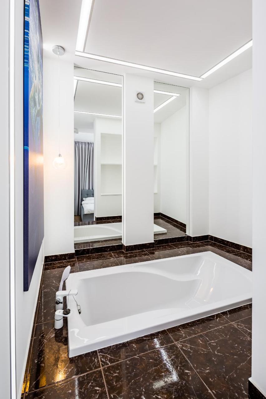 Royal Premier Apartment Lviv Exterior foto